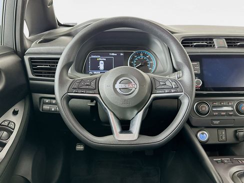 Used 2024 Nissan Leaf S image 18