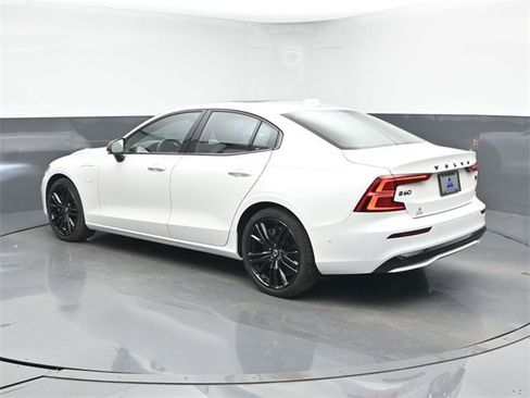 Used 2024 Volvo S60 T8 Ultimate image 7