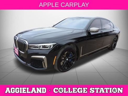 Used 2021 BMW M760i xDrive M760i w/ Luxury Rear Seating Package image 9