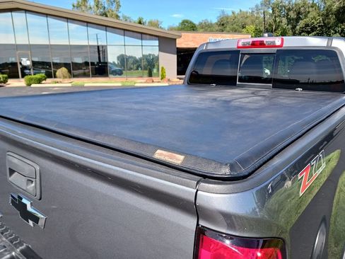 Used 2019 Chevrolet Colorado Z71 AWD/4WD image 10