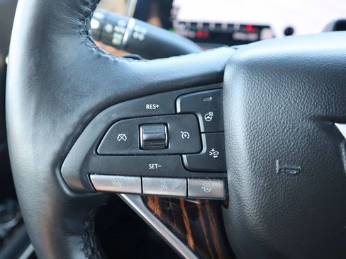 Used 2022 Cadillac Escalade Premium Luxury w/ Performance Package image 17