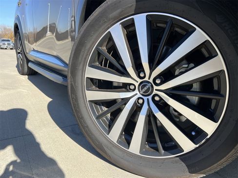 Certified 2024 Nissan Pathfinder Platinum image 8