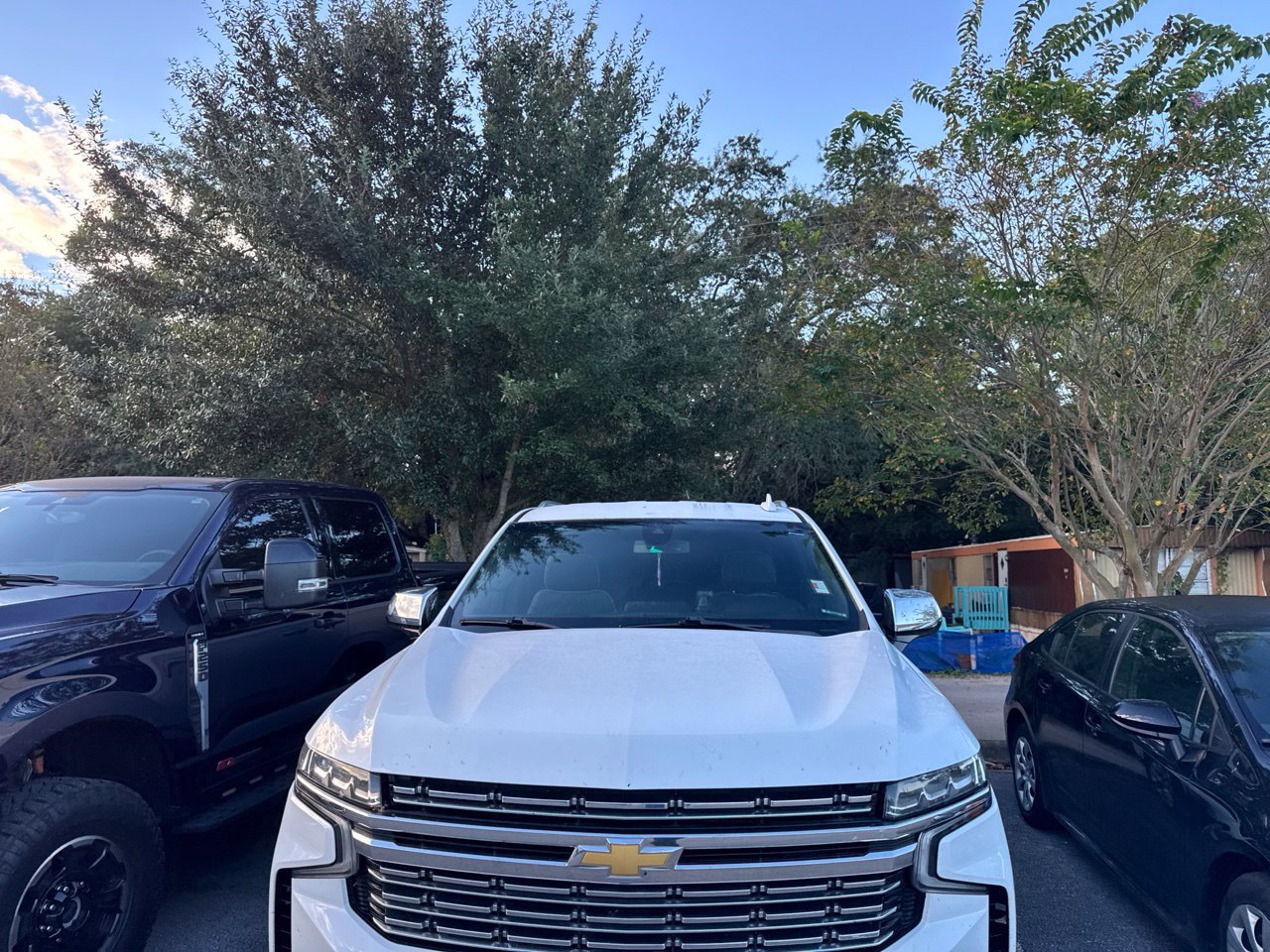 Used 2022 Chevrolet Suburban Premier AWD/4WD image 2