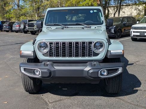 Used 2024 Jeep Wrangler Sahara image 9