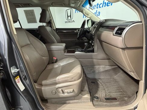 Used 2018 Lexus GX 460 Premium w/ Premium Package AWD/4WD image 36