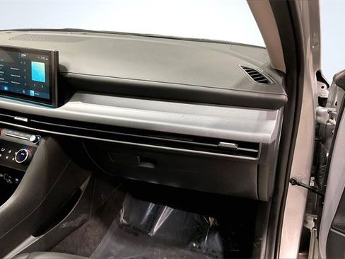 Used 2025 Hyundai Sonata Limited image 17