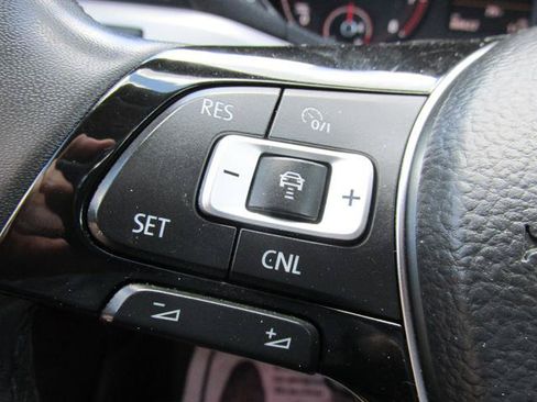 Used 2021 Volkswagen Passat 2.0T SE FWD image 14