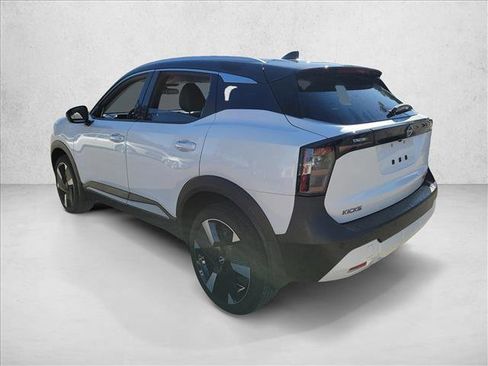Used 2025 Nissan Kicks SR image 7