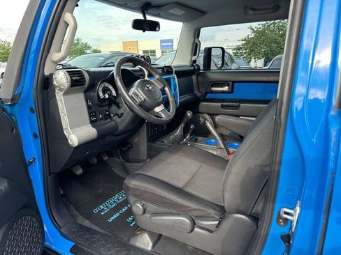 Used 2007 Toyota FJ Cruiser 4WD w/ Upgrade Pkg 2 image 10