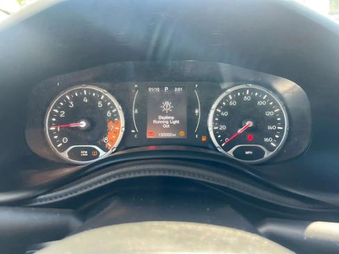 Used 2016 Jeep Renegade Latitude w/ Popular Equipment Group AWD/4WD image 17
