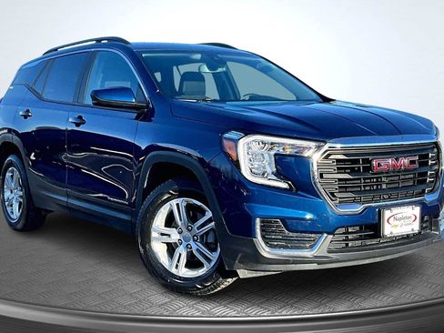 Used 2023 GMC Terrain SLE w/ Driver Convenience Package image 13