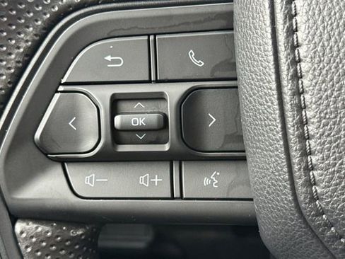 Used 2025 Toyota Tacoma SR5 image 36