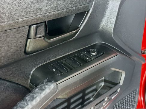 Certified 2025 Toyota Tacoma SR5 image 20