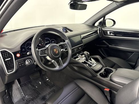Certified 2019 Porsche Cayenne image 4