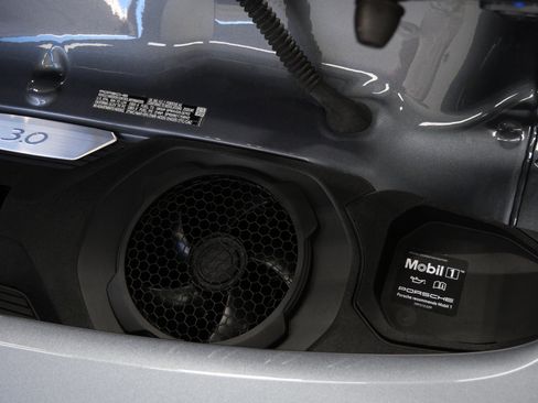 Used 2025 Porsche 911 Carrera image 54