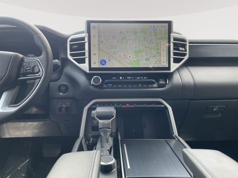 Used 2025 Toyota Sequoia Platinum AWD/4WD image 18