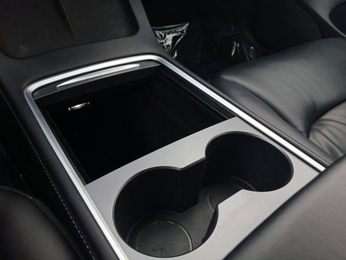 Used 2021 Tesla Model 3 Performance image 18