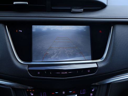 Used 2018 Cadillac XT5 Premium Luxury FWD image 25