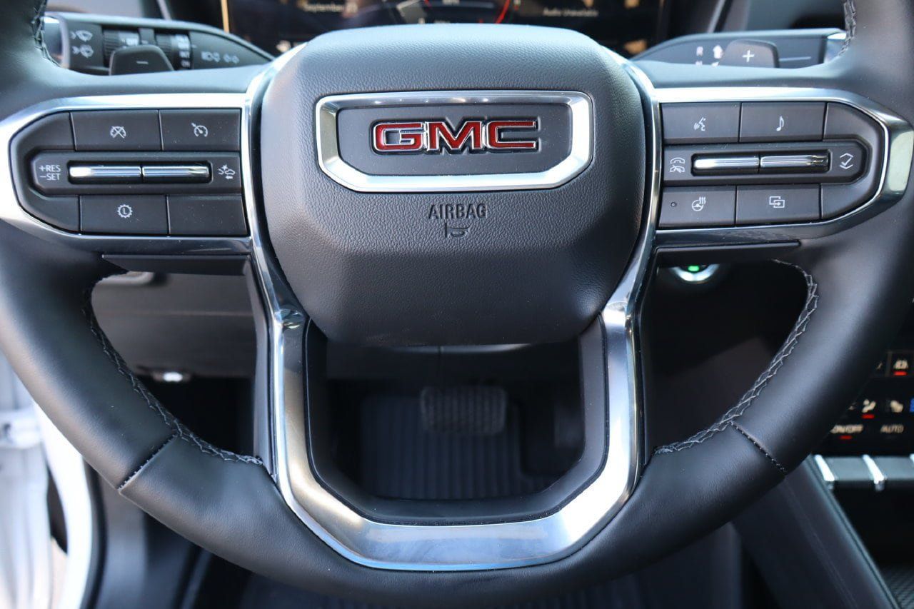 Used 2027 GMC Terrain Elevation w/ Elevation Premium Package FWD image 11