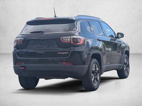 Used 2017 Jeep Compass Trailhawk w/ Leather Interior Group AWD/4WD image 5