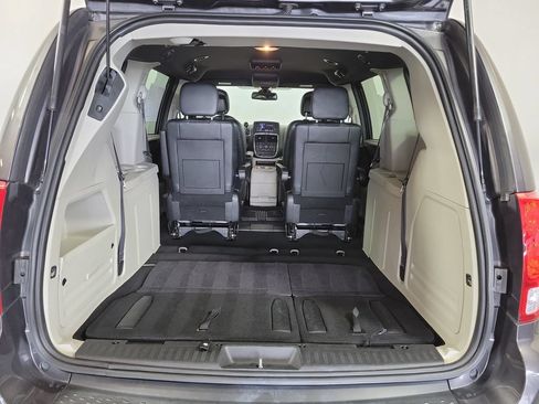 Used 2020 Dodge Grand Caravan SXT FWD image 26