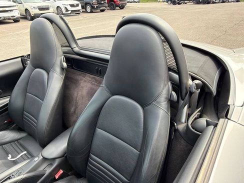 Used 2001 Porsche Boxster RWD image 10