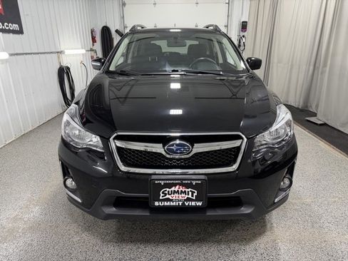 Used 2017 Subaru Crosstrek 2.0i Premium image 2