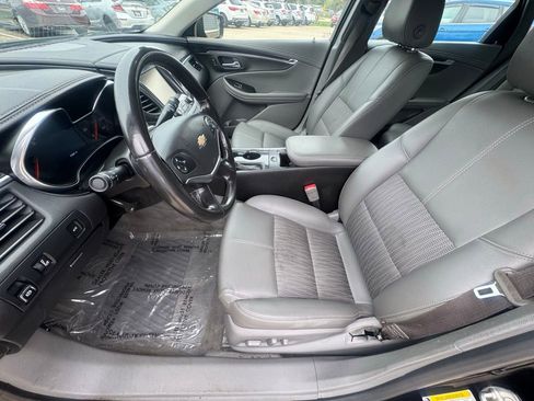 Used 2018 Chevrolet Impala LT FWD image 10