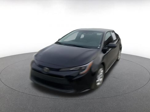 Used 2025 Toyota Corolla LE image 7