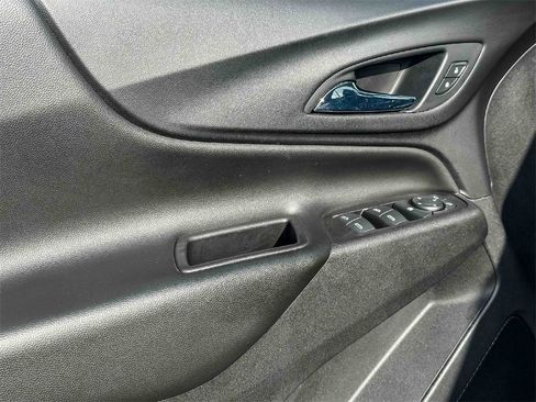 Used 2020 Chevrolet Equinox LT image 16