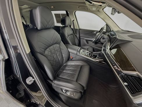 Used 2024 BMW X7 xDrive40i w/ Premium Package AWD/4WD image 30