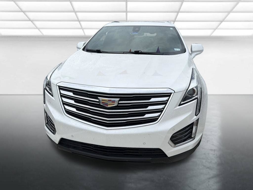 Used 2018 Cadillac XT5 Luxury w/ Driver Awareness Package FWD image 6