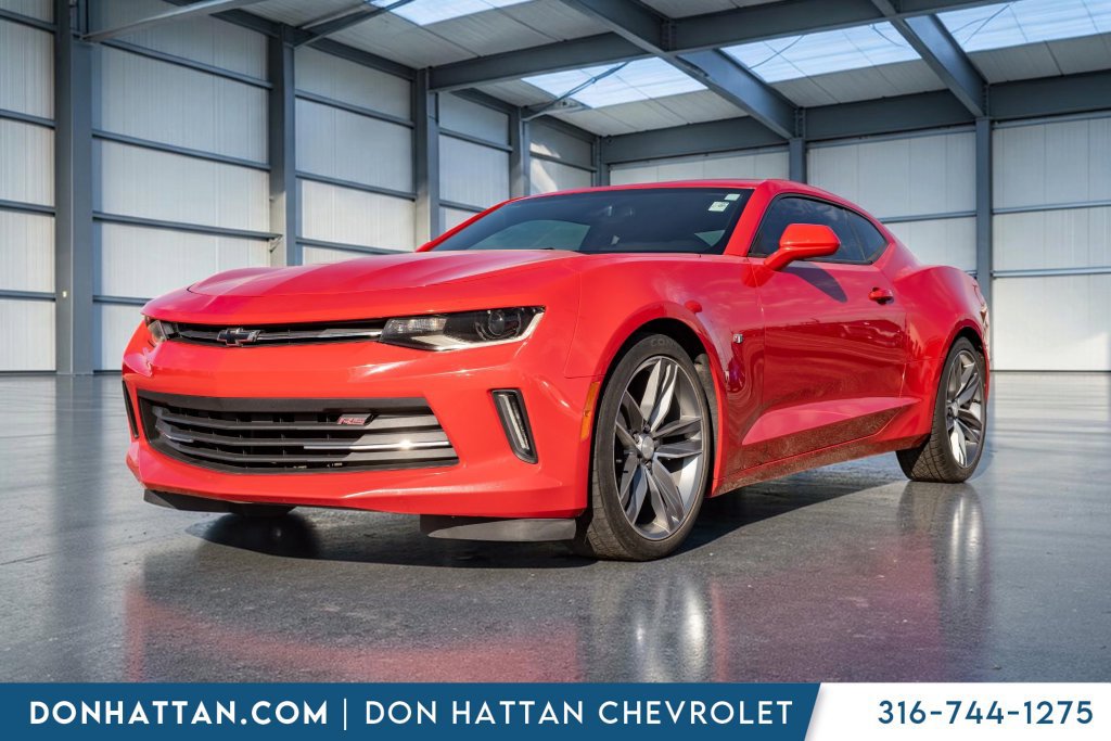 Used 2017 Chevrolet Camaro LT RWD image 1