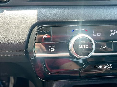 Used 2024 Honda Pilot Touring image 21