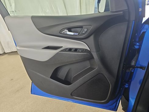 Used 2024 Chevrolet Equinox LS w/ LS Convenience Package FWD image 31