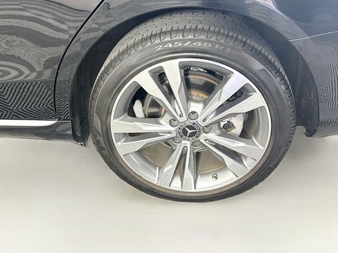 Used 2018 Mercedes-Benz C 300 4MATIC Sedan image 11