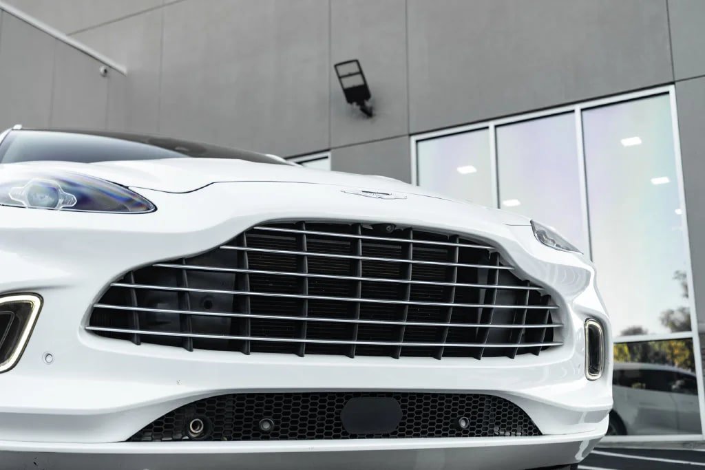 Used 2022 Aston Martin DBX AWD/4WD image 9