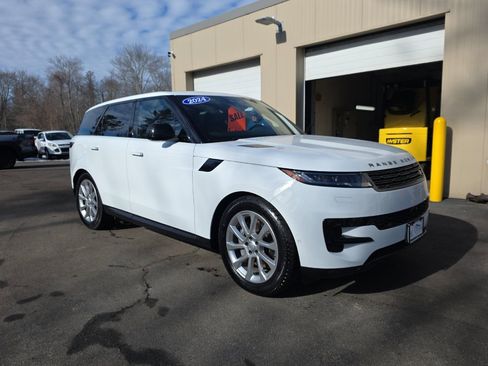 Used 2024 Land Rover Range Rover Sport SE image 1