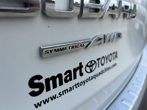 Used 2021 Subaru Ascent Limited w/ Technology Package AWD/4WD image 9