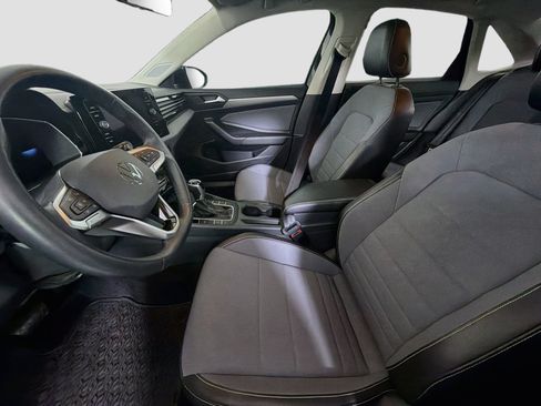 Used 2025 Volkswagen Jetta SE FWD image 13