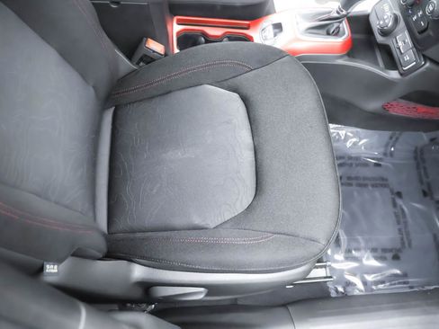 Used 2022 Jeep Renegade Trailhawk w/ Sun/Sound Group image 37