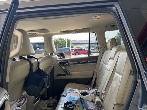 Used 2015 Lexus GX 460 w/ Premium Package AWD/4WD image 25