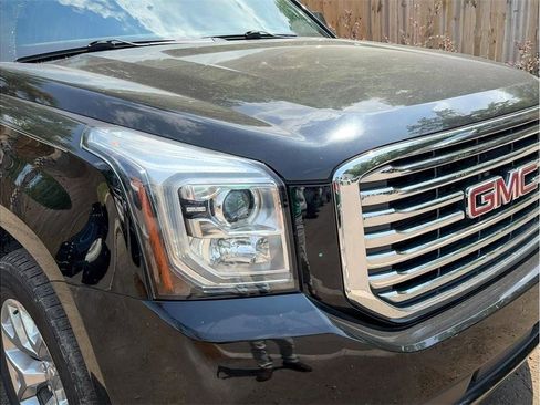 Used 2017 GMC Yukon SLT w/ Open Road Package AWD/4WD image 13