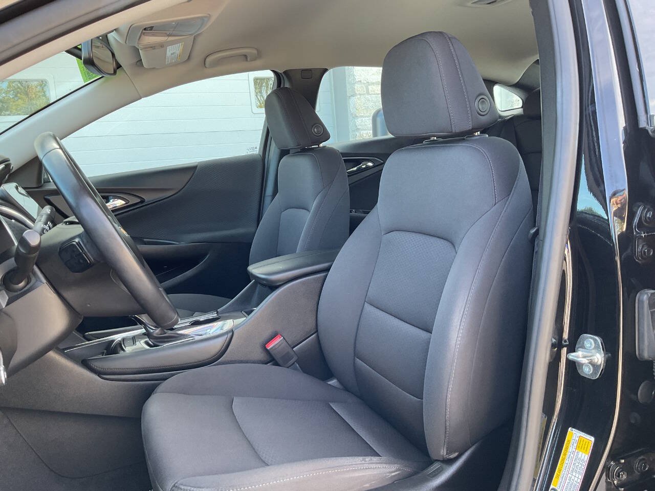 Used 2018 Chevrolet Malibu LT FWD image 15