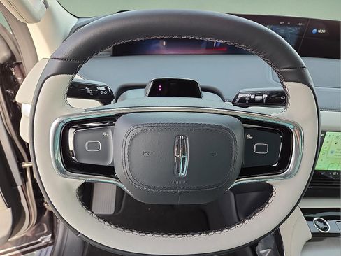 New 2026 Lincoln Navigator Reserve AWD/4WD image 24