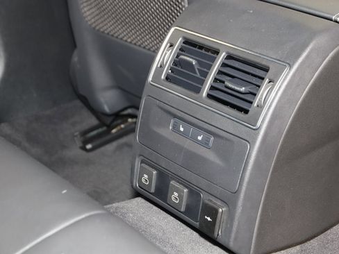 Used 2024 Jaguar XF R-Dynamic SE image 15