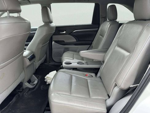 Used 2019 Toyota Highlander Limited Platinum AWD/4WD image 11