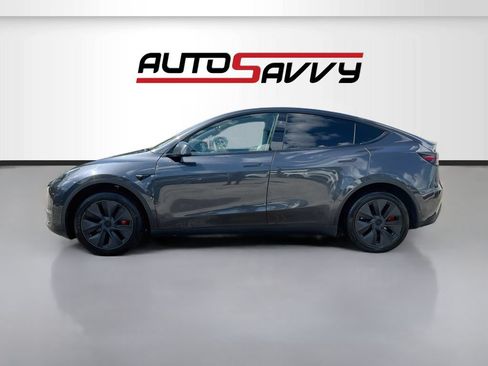 Used 2024 Tesla Model Y Long Range RWD image 4