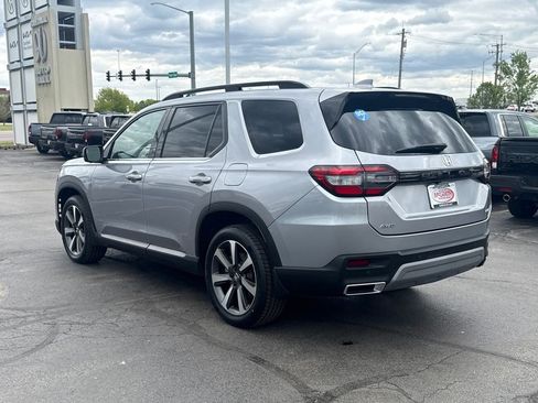 Certified 2024 Honda Pilot Elite image 9