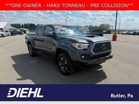 Used 2019 Toyota Tacoma TRD Sport AWD/4WD image 1